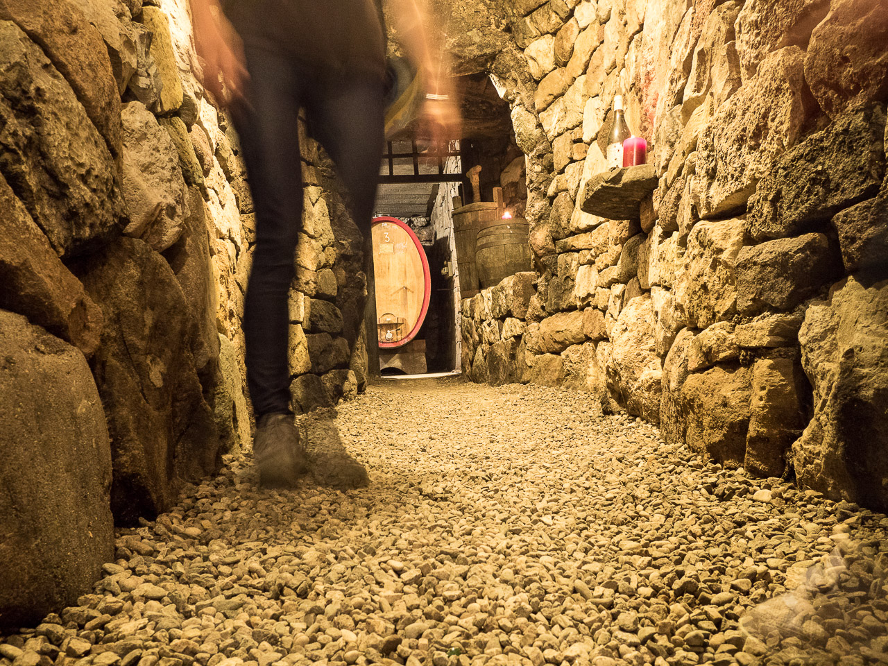 Im Kellerlabyrinth vom Weingut Domenikus