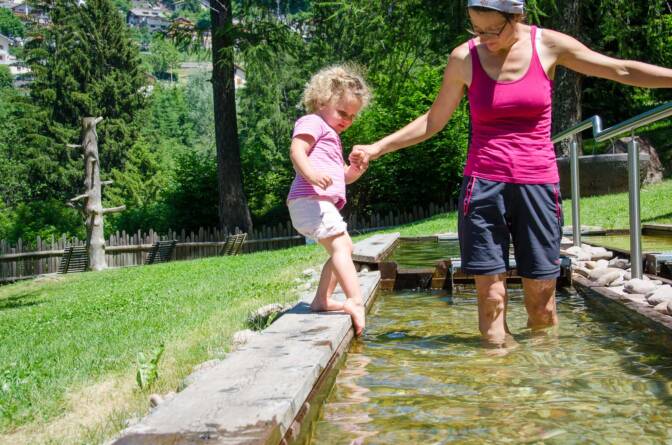 Wassertreten Kneipp Anlage Truden