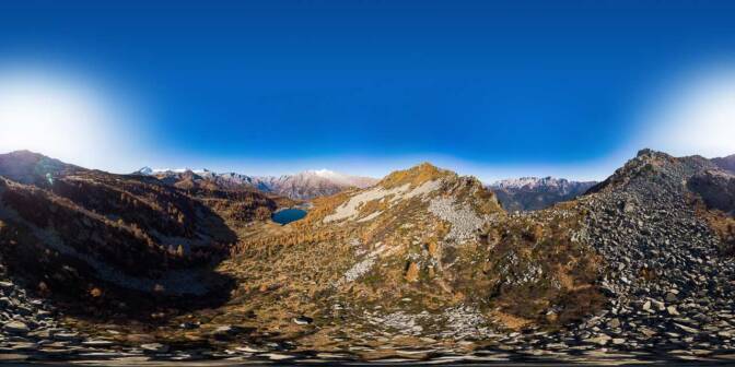 Blick auf die Laghi di San Giuliano von der Bocchetta dell'Acqua Fredda aus