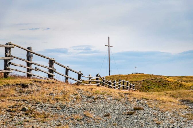 Kurz vor dem Gipfelkreuz auf dem Maurerberg