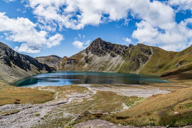 Das Ziel der Bergsee "Wilder See" über der Fane Alm unter der Wilde Kreuzspitze