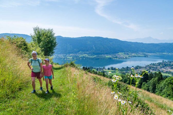 Kurz vor Kathrin’s Buschenschenke über dem Ossiacher See.