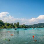 Boote. Stranbad Reifnitz, Schloss Reifnitz, Wörthersee