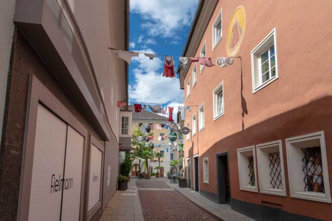 Im Gegensatz zu Süditalien hängt die Wäsche hier wahrscheinlich nur zur Dekoration.