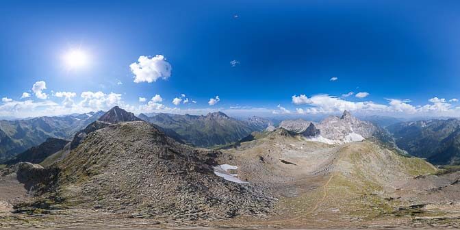 360° rundumblick vom Hohen Zahn über die Gipfel der östlichen Stubaier Alpen 360° rundumblick vom Hohen Zahn über die Gipfel der östlichen Stubaier Alpen