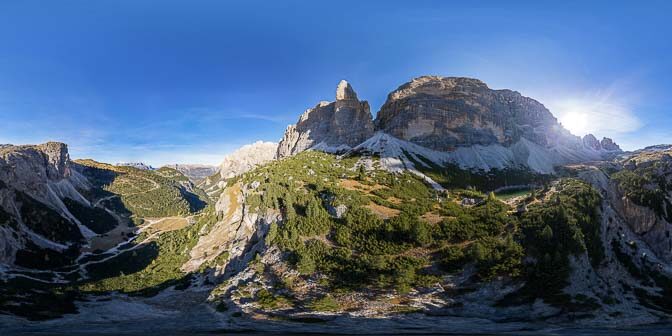 360° mit Blick auf den Lagazuoi See und die Scotoni Hütte im Tal