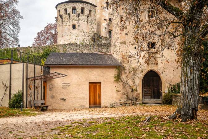 Der Eingangsbereich von Schloss Prösels