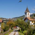 Alto Adige, Andacht, Besinnung, Castelrotto, Gotteshaus, Heiligtum, Herbst, Kastelruth, Kirche, South Tyrol, St. Magdalena, Sudtirol, Sudtirolo, Suedtirol, Südtirol, Tagusens, autumn, autunno, chiesa, church, devotion, devozione, luogo sacrale, meditation, meditazione, preghiera, raccoglimento, reflection, religiöse Stätte, riflessione, sacrario, sainthood, sanctuary, sanctum, santuario