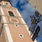 Castelrotto, Froschperspektive, Gotteshaus, Heiligtum, Kastelruth, Kirche, Kirchturm, Kirchturmuhr, St. Peter und Paul, Turm, Turmuhr, Türme, Uhr, campanile, chiesa, church, luogo sacrale, religiöse Stätte, sacrario, sainthood, sanctuary, sanctum, santuario, torre, torri, tower