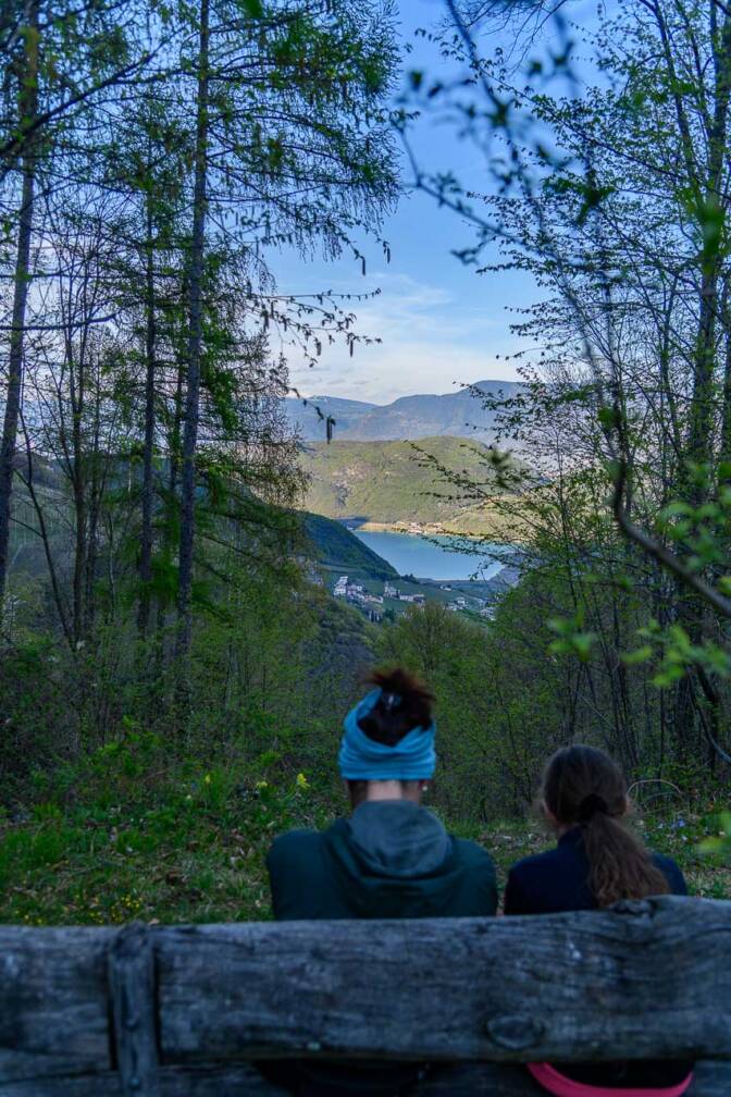 Blick von der Zogglerwiese hinunter nach Söll und zum Kalterer See