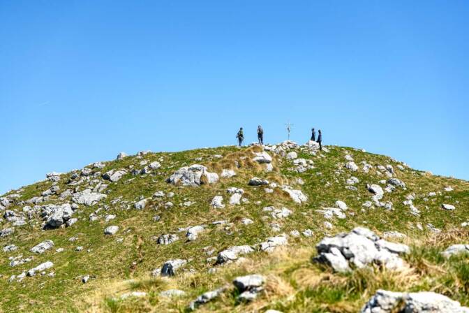 Das Gipfelkreuz des Monte Misone