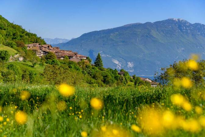 Die Ortschaft Canale di Tenno trägt das Prädikat „Borghi più belli d’Italia”.