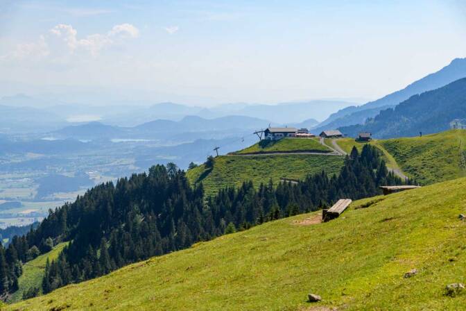 Blick zurück auf das Bergrestaurant Dreiländereck
