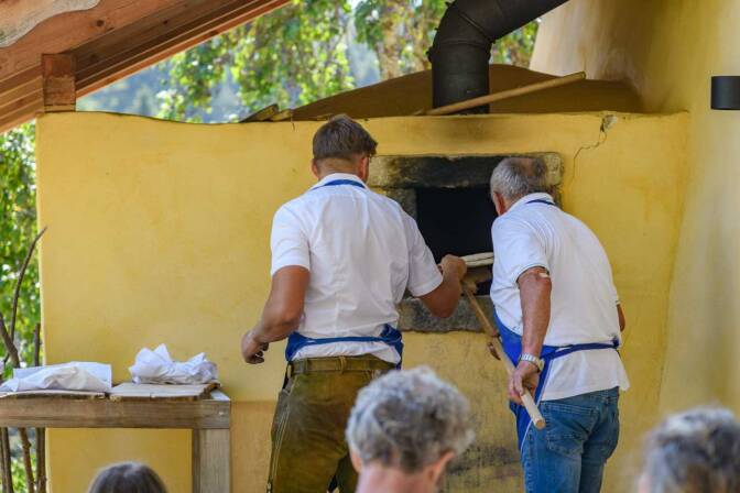 Der historische Backofen des Hofs im Thal